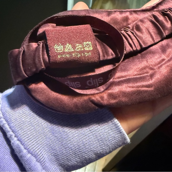 Slip Mulberry Silk Eye Mask with Embroidery - Picture 3 of 3